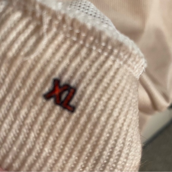 Classic V-Neck Knit Sweater Vest – Size XL - Picture 5 of 8